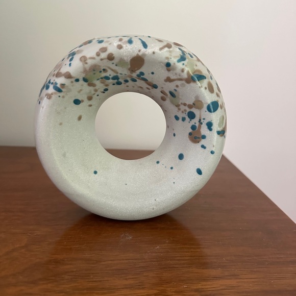 Lucy Michel loop vase - Picture 2 of 10